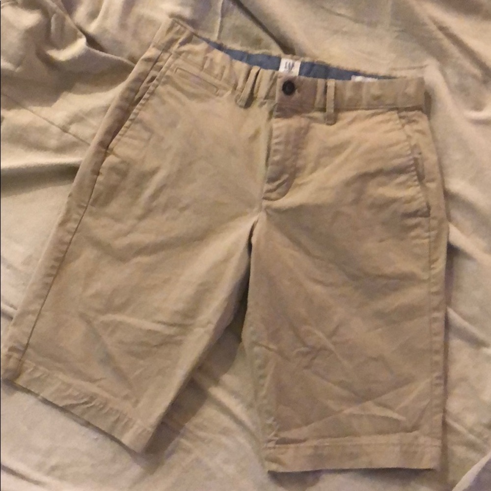 Men’s GAP 28 Tan Shorts